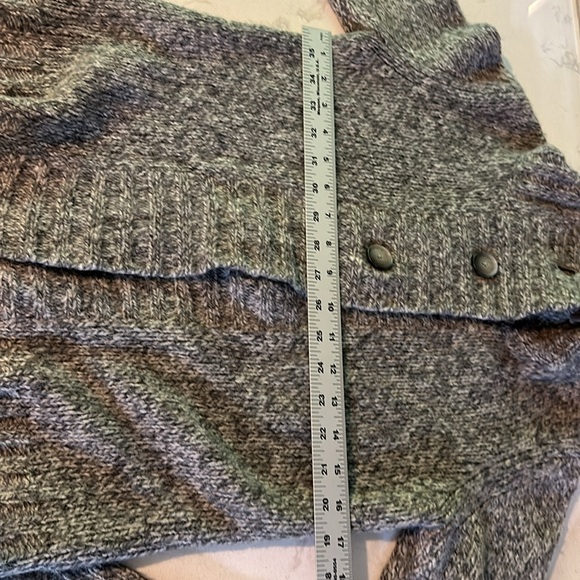 THEORY shawl color cardigan sweater, gray marled color, size small.  Wool blend - Picture 10 of 11